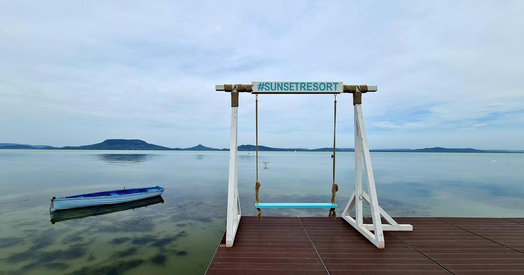 Sunset Resort - Lakeside Apartment Fonyód Extérieur photo